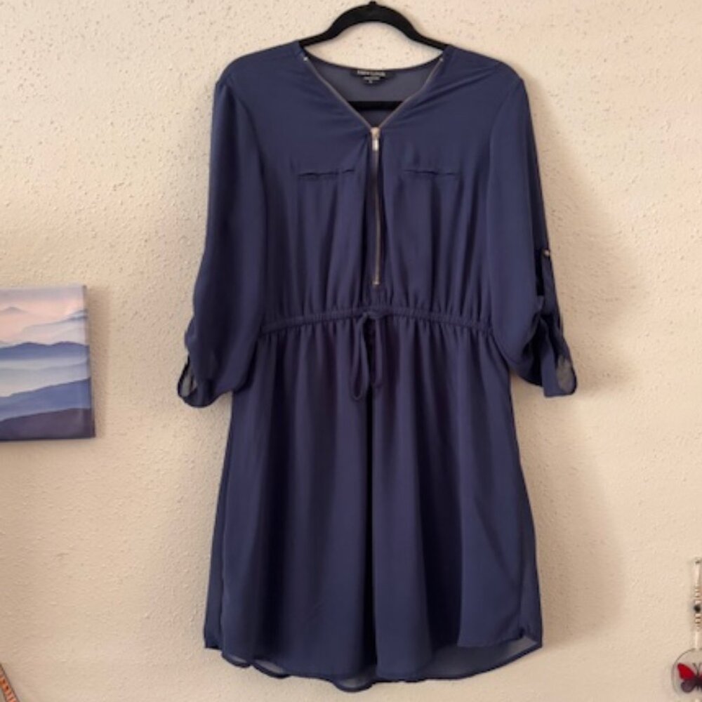 Vestido Azul con Cierre Frontal (Blue tunic-style dress with a front gold zipper